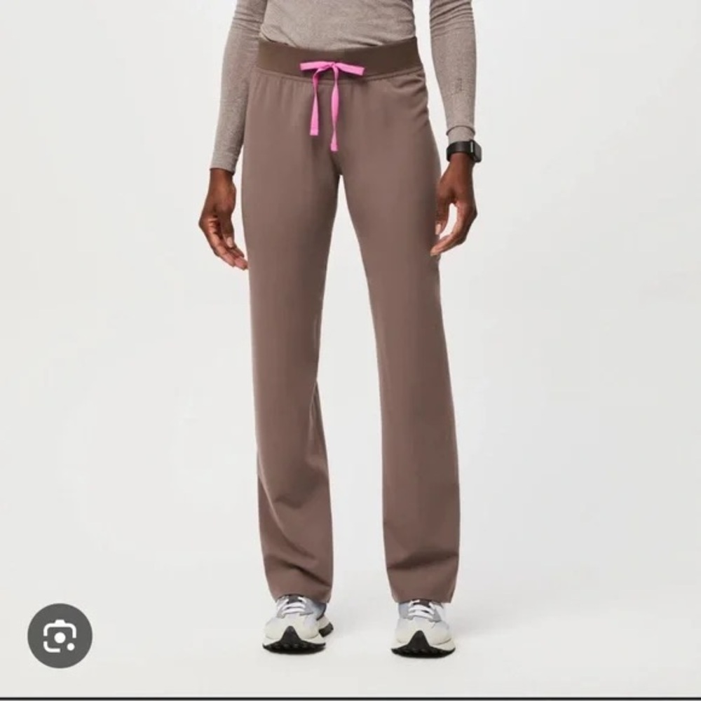 Figs Smokey Taupe Livingston Pants, size Medium